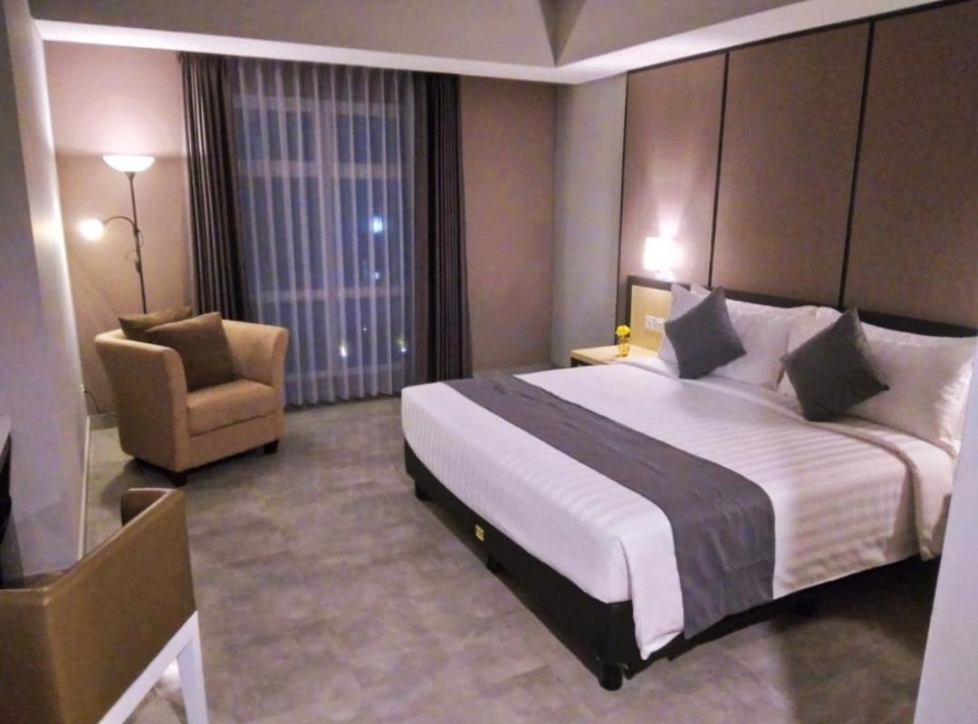 Bess Mansion Hotel Surabaya Wonotjolo Dış mekan fotoğraf
