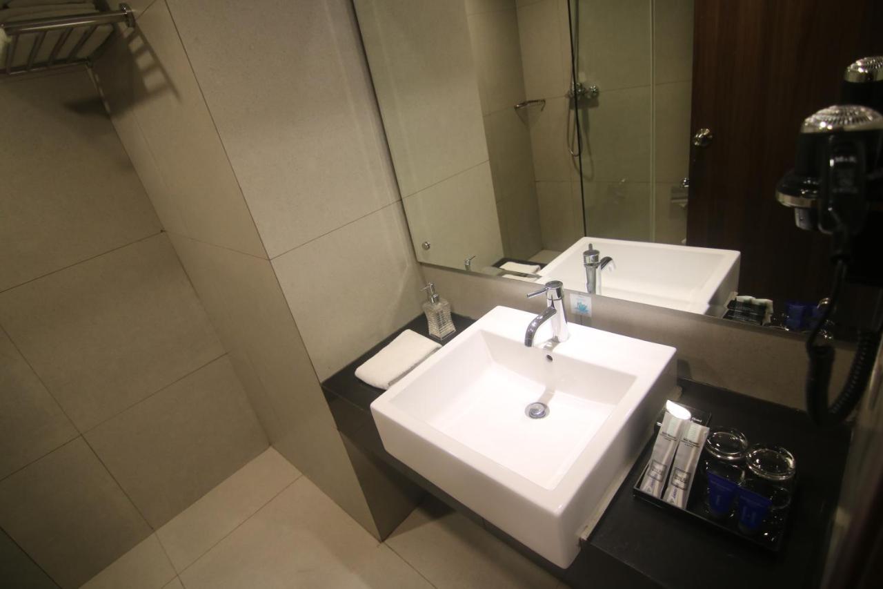 Bess Mansion Hotel Surabaya Wonotjolo Dış mekan fotoğraf