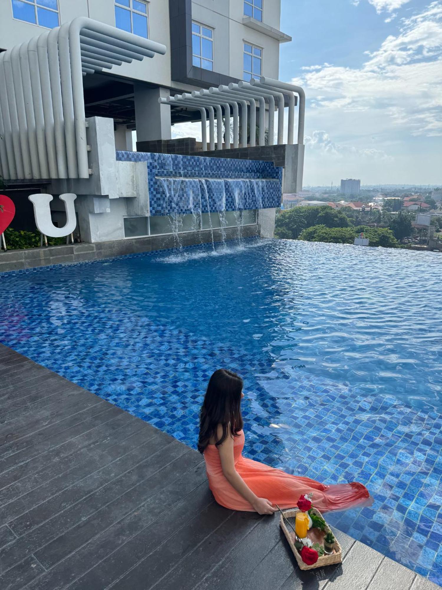 Bess Mansion Hotel Surabaya Wonotjolo Dış mekan fotoğraf