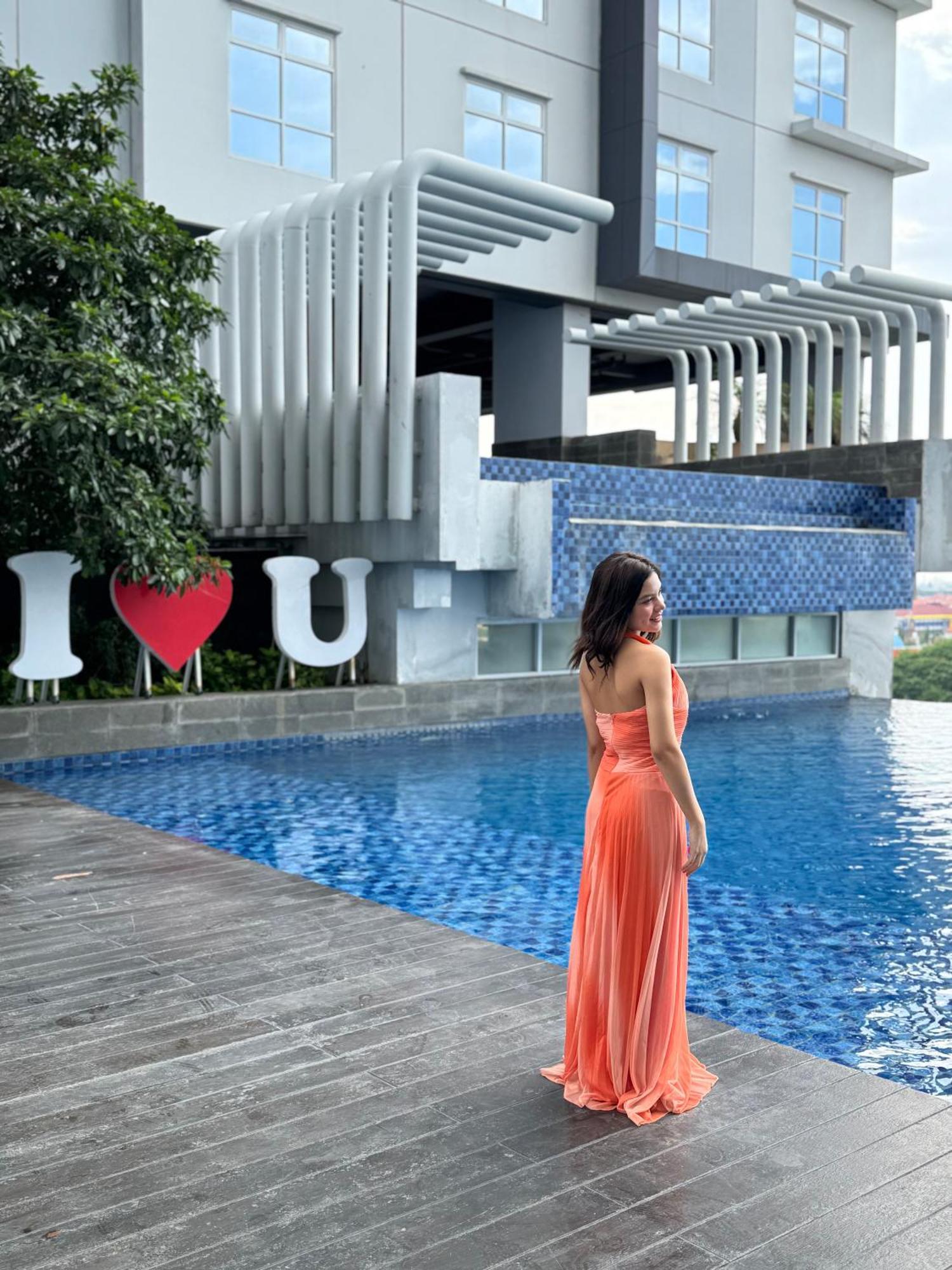 Bess Mansion Hotel Surabaya Wonotjolo Dış mekan fotoğraf